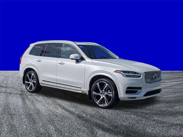2022 VOLVO XC90
