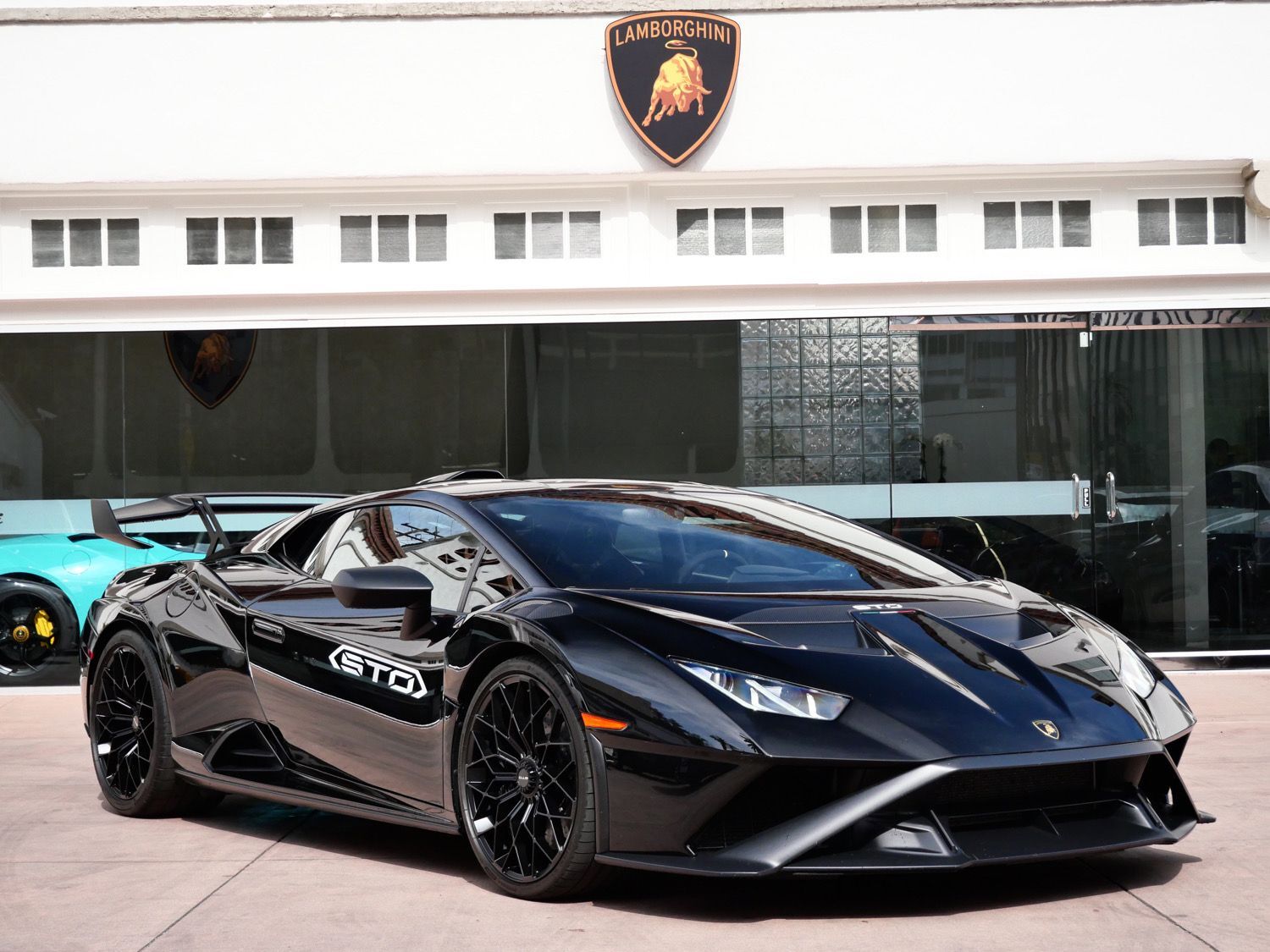 2023 LAMBORGHINI Huracan STO