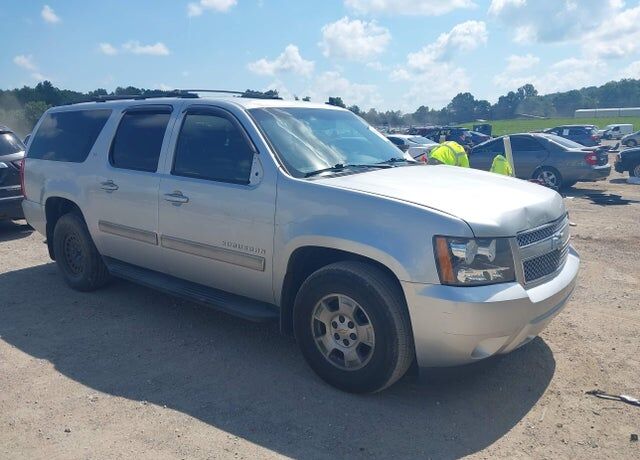 2014 CHEVROLET Suburban