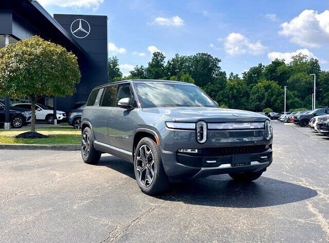 2024 RIVIAN R1S