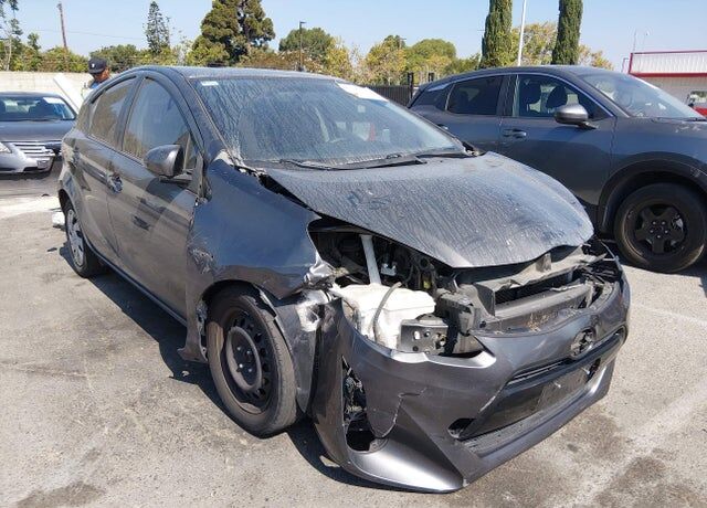2015 TOYOTA Prius