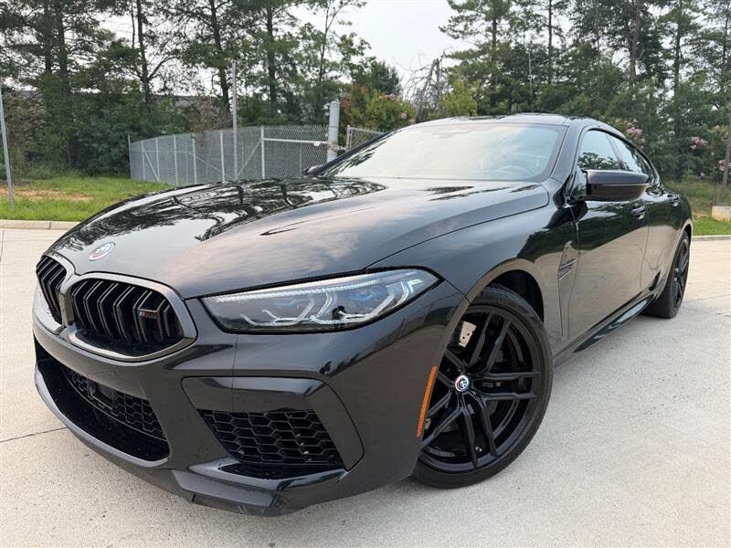 2023 BMW M8