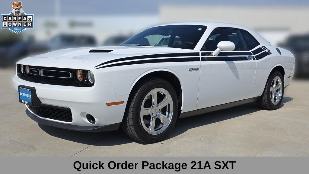 2017 DODGE Challenger