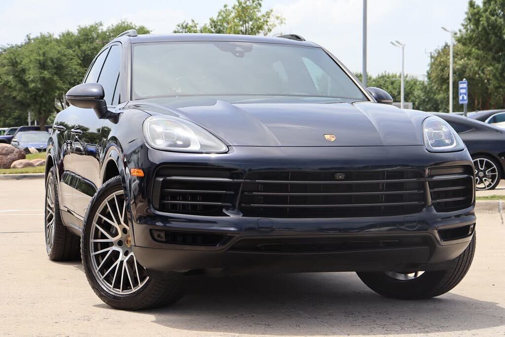 2022 PORSCHE Cayenne