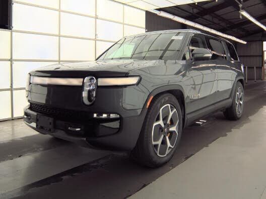 2024 RIVIAN R1S