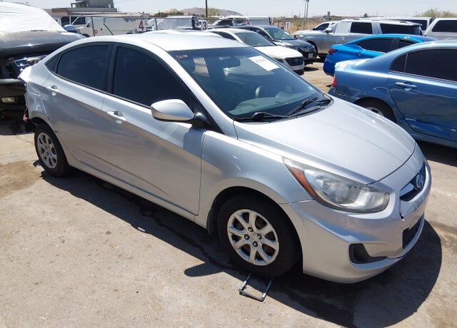 2013 HYUNDAI Accent