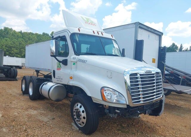 2016 FREIGHTLINER Cascadia