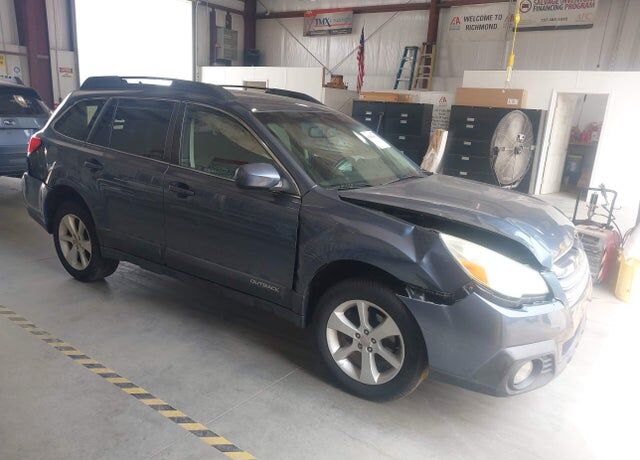 2014 SUBARU Outback