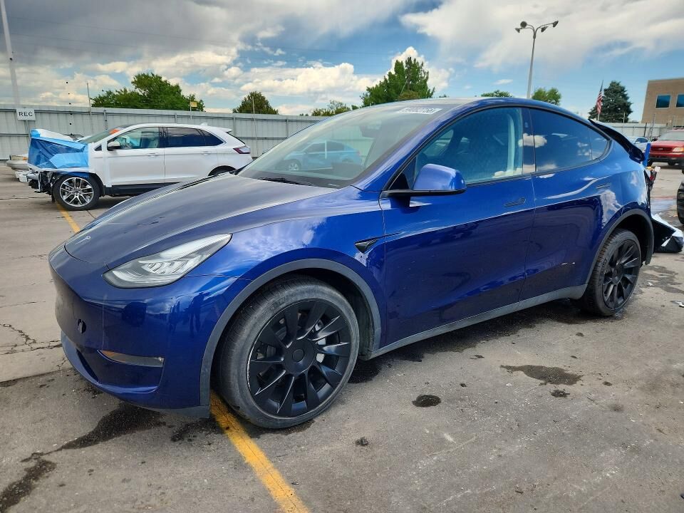 2023 TESLA Model Y