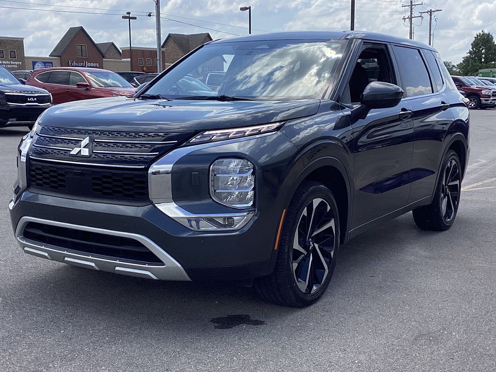 2024 MITSUBISHI Outlander