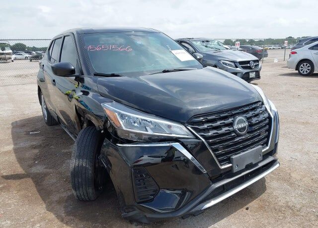 2022 NISSAN Kicks