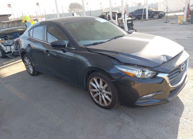 2017 MAZDA Mazda3
