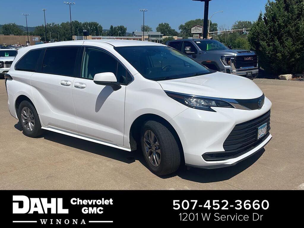 2023 TOYOTA Sienna