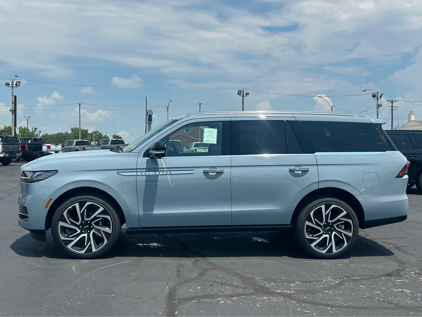 2027 LINCOLN Navigator