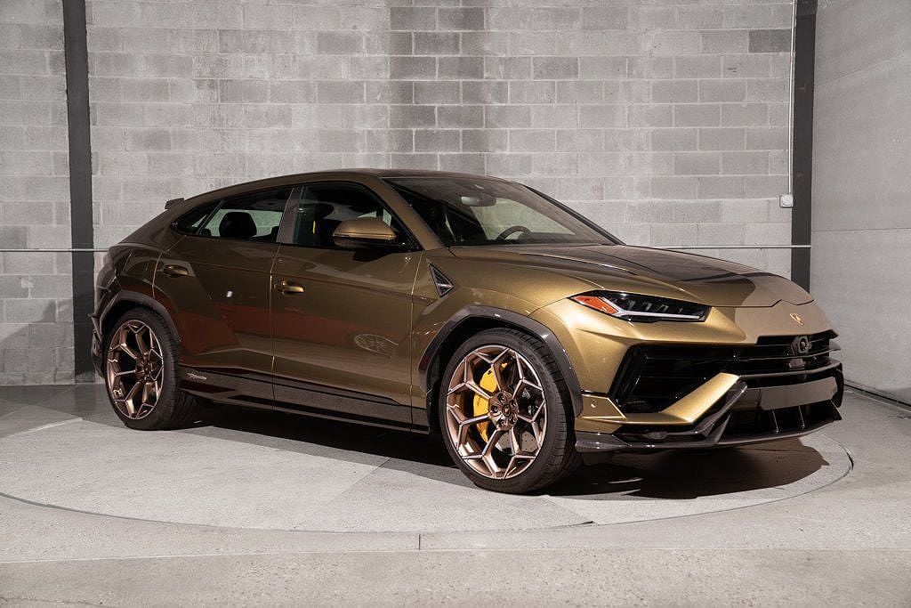 2024 LAMBORGHINI URUS