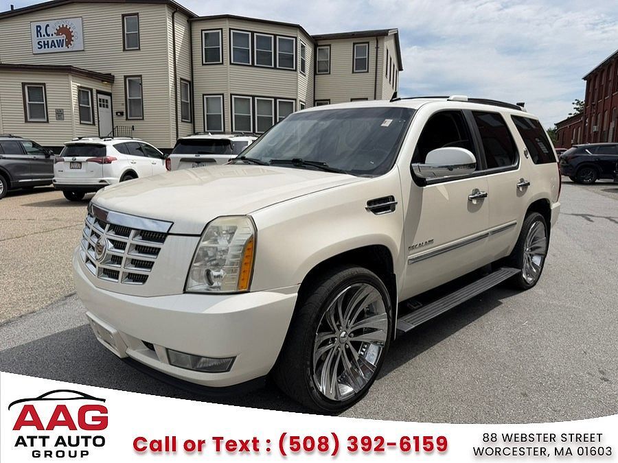 2010 CADILLAC Escalade