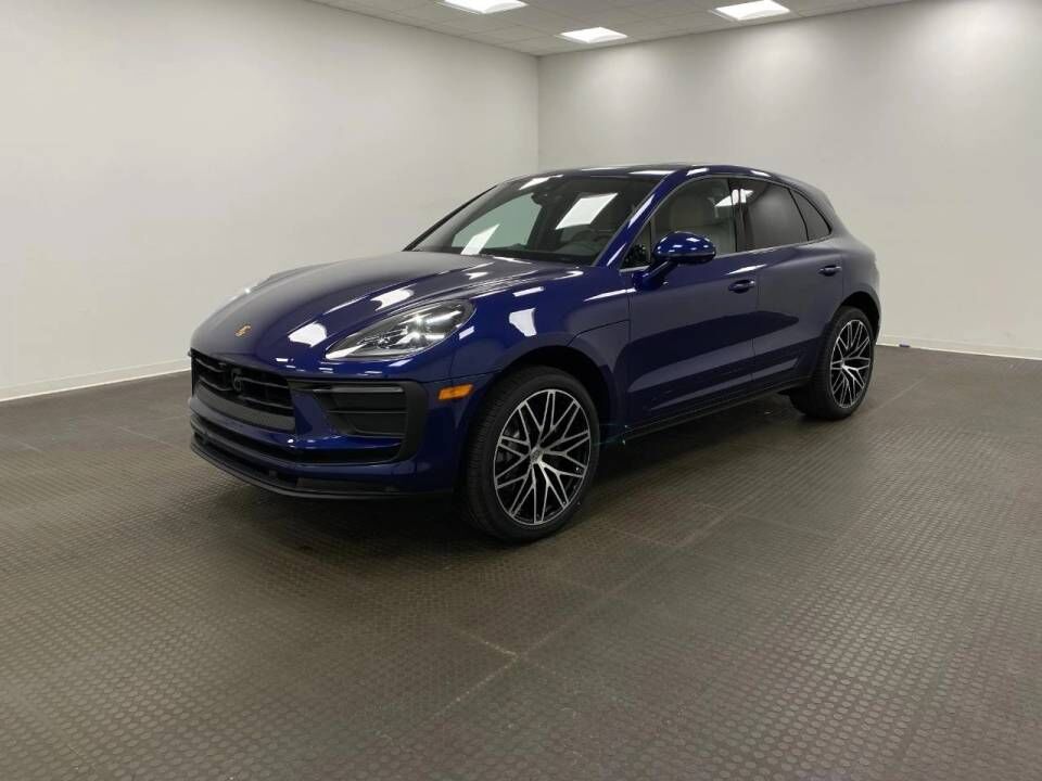2026 PORSCHE Macan