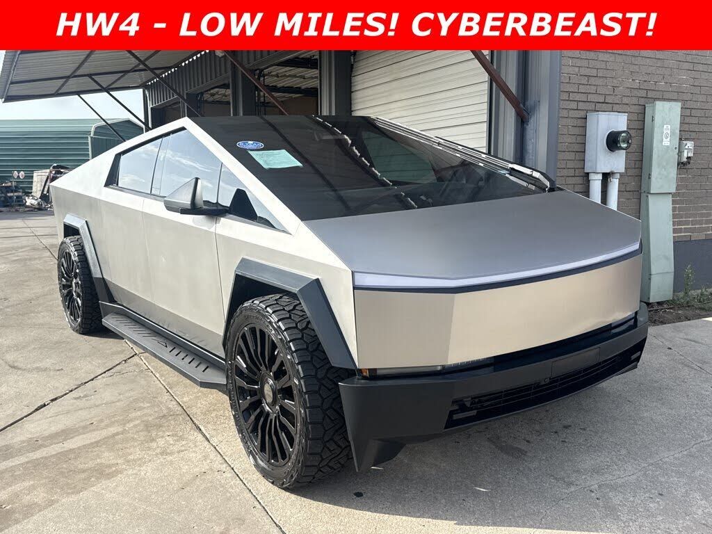 2024 TESLA Cybertruck