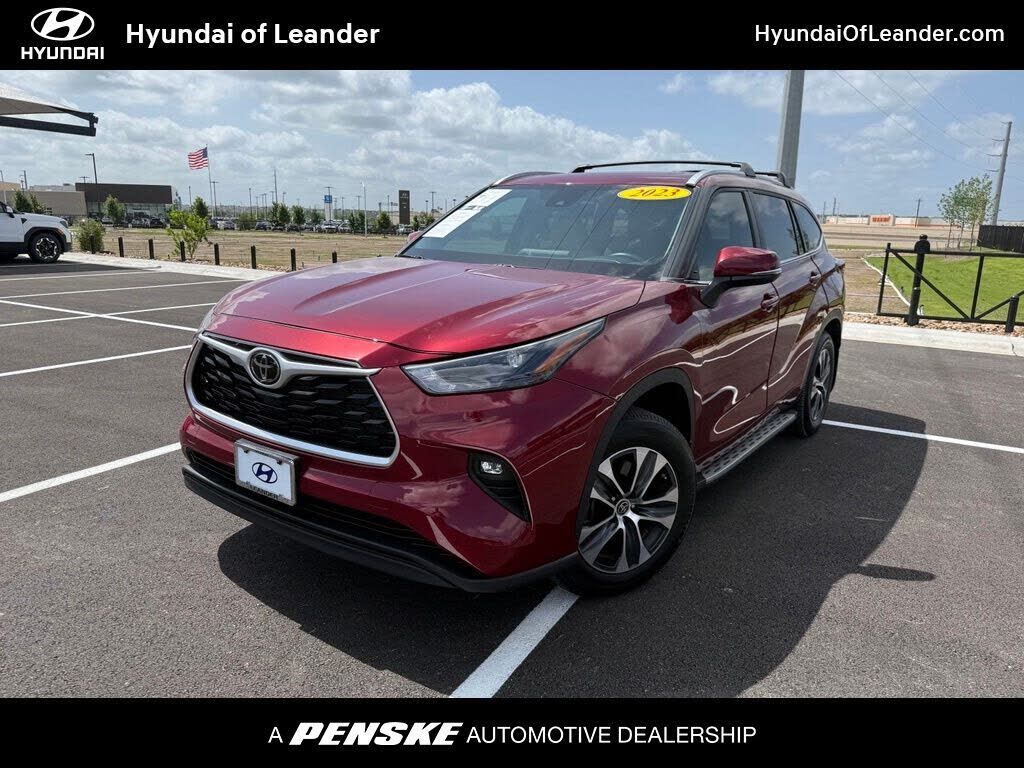 2023 TOYOTA Highlander