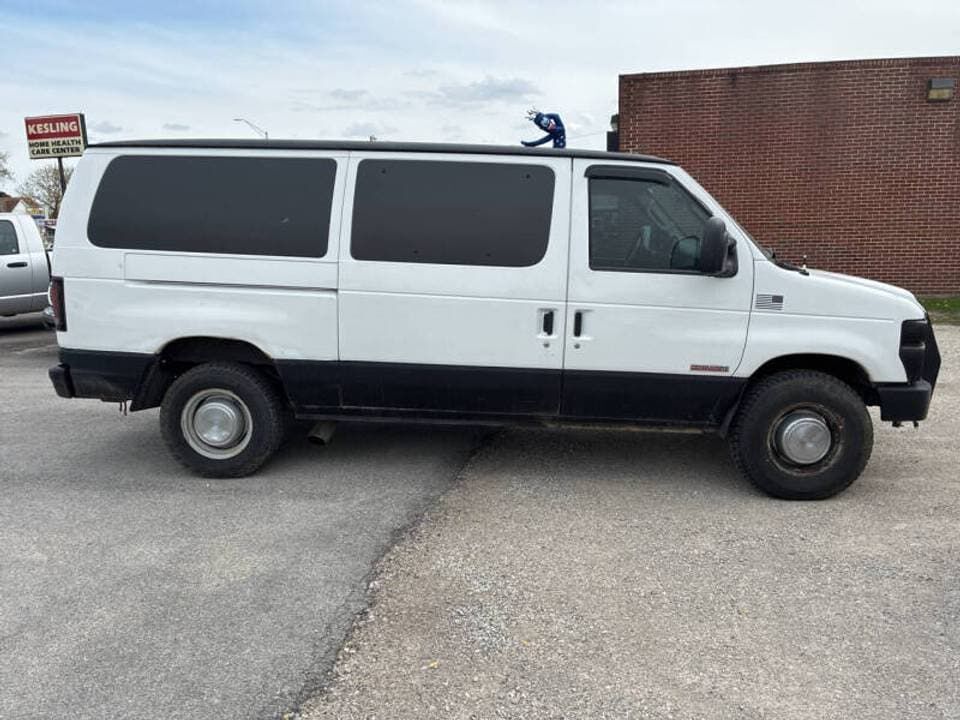 2008 FORD E-350