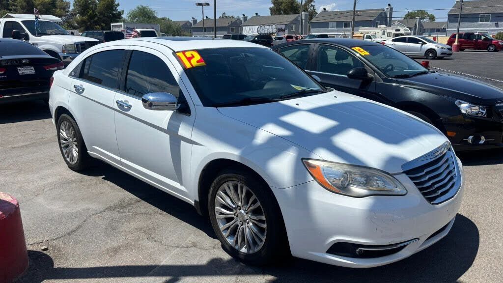 2012 CHRYSLER 200