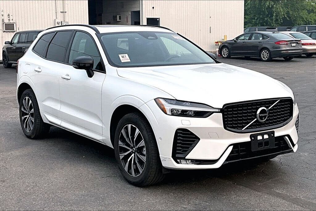 2025 VOLVO XC60