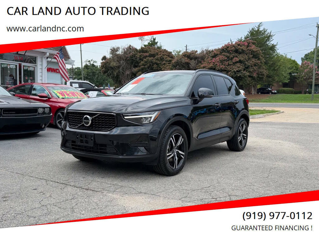2024 VOLVO XC40