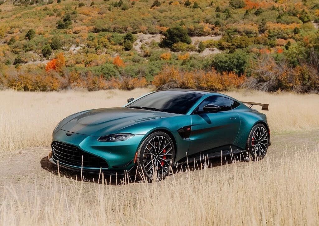 2022 ASTON MARTIN Vantage