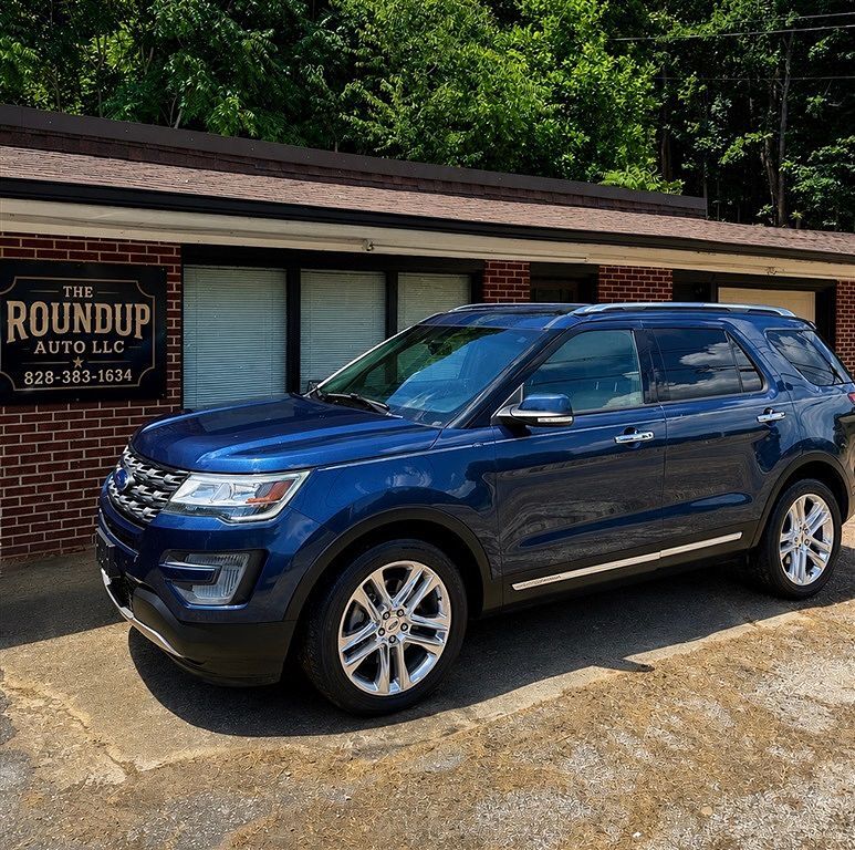 2017 FORD Explorer