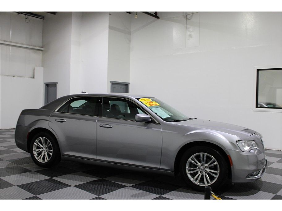 2018 CHRYSLER 300