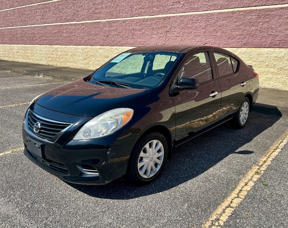 2013 NISSAN Versa