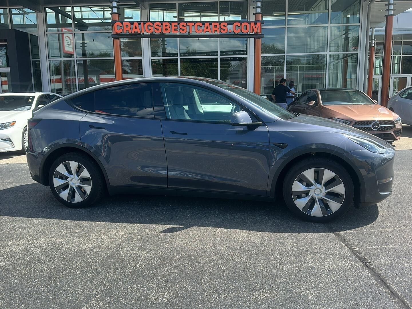 2023 TESLA Model Y