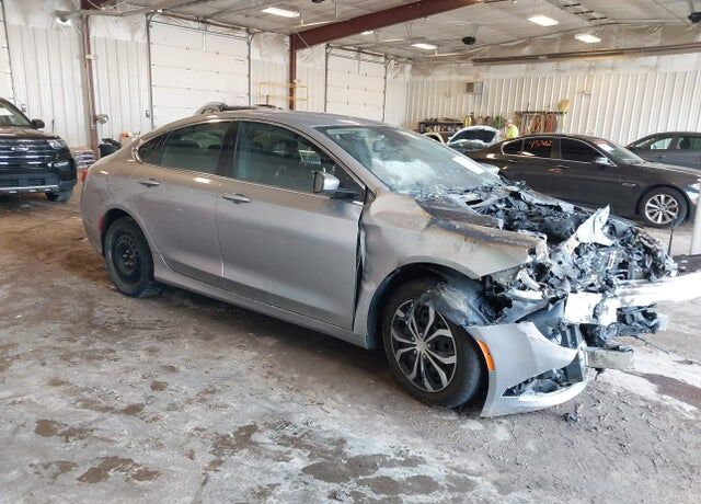 2016 CHRYSLER 200