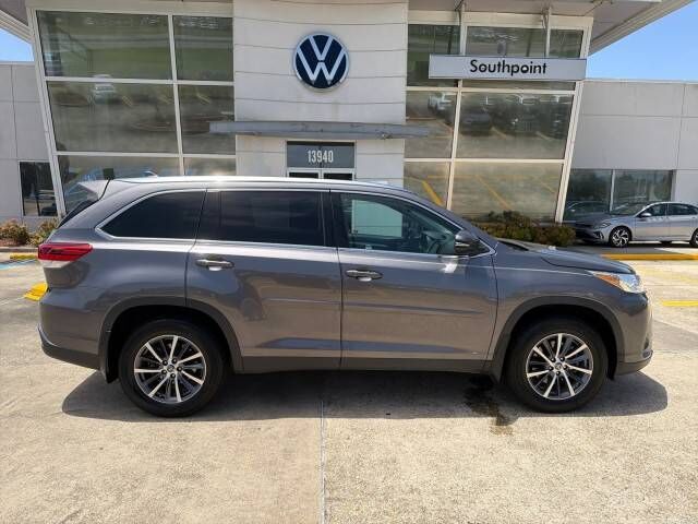 2019 TOYOTA Highlander