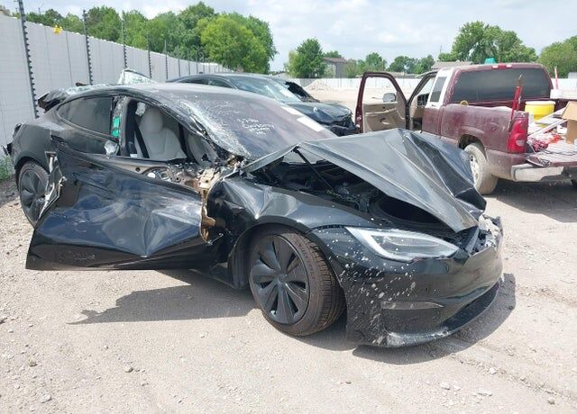2022 TESLA Model S