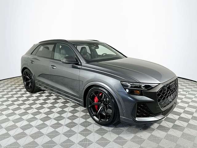 2025 AUDI RS Q8