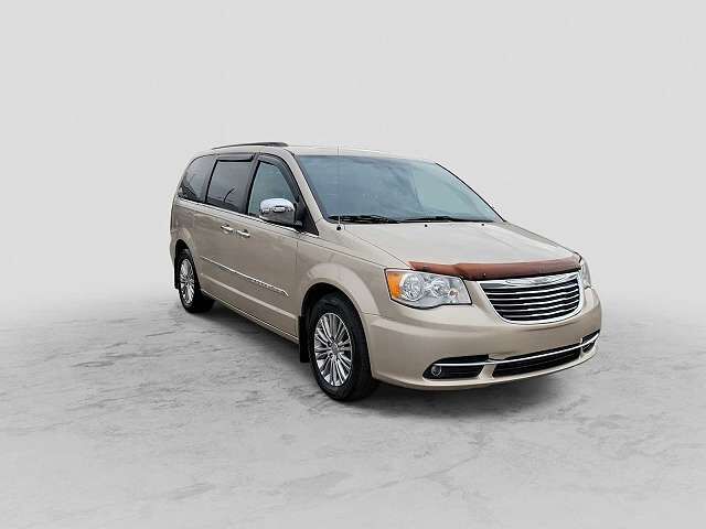 2016 CHRYSLER Town and Country