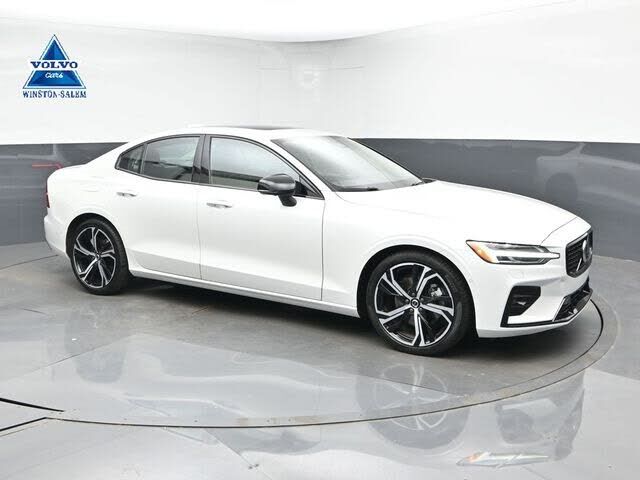 2025 VOLVO S60