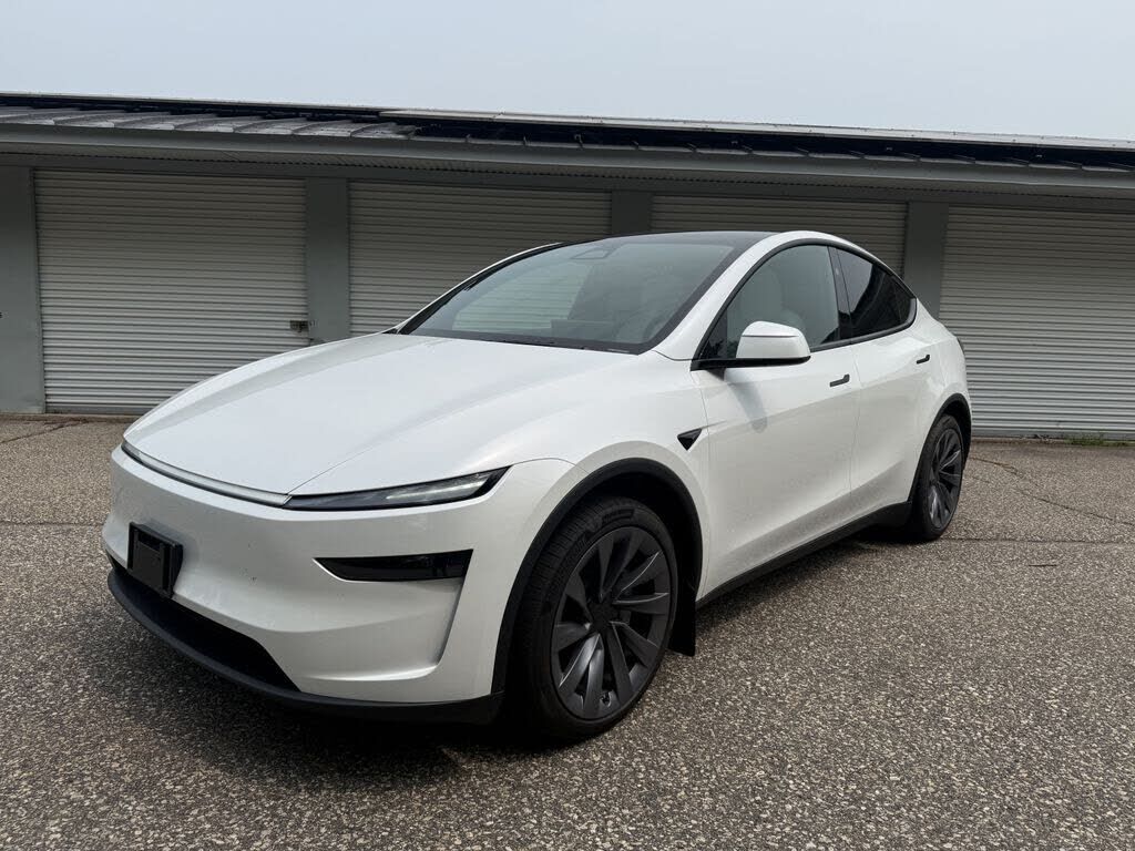 2026 TESLA Model Y