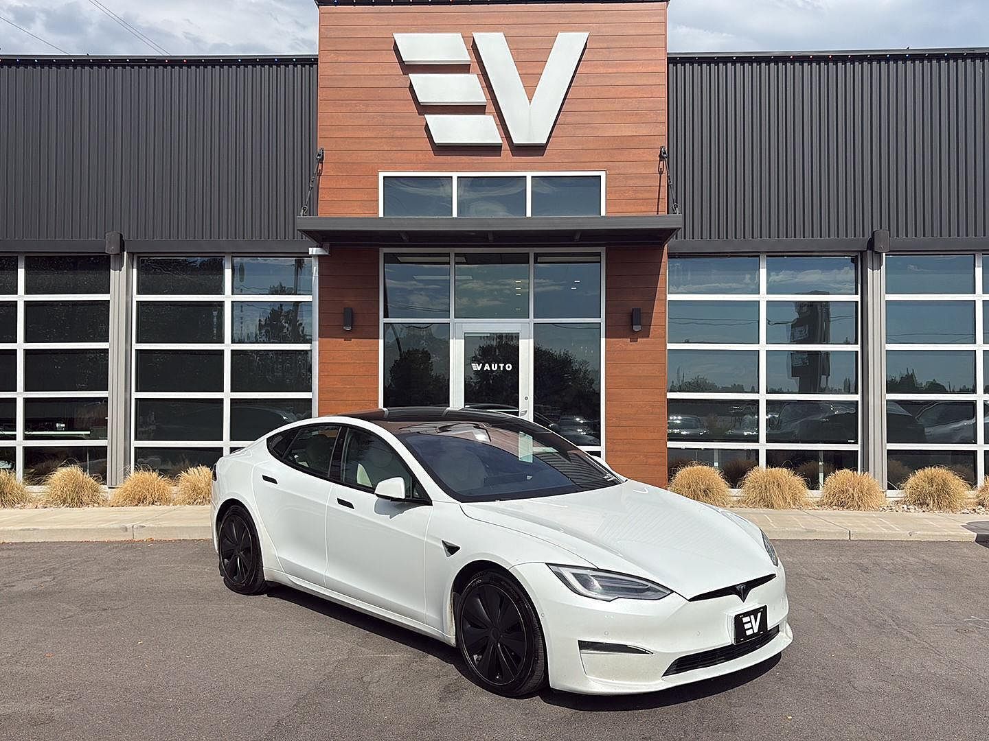 2022 TESLA Model S