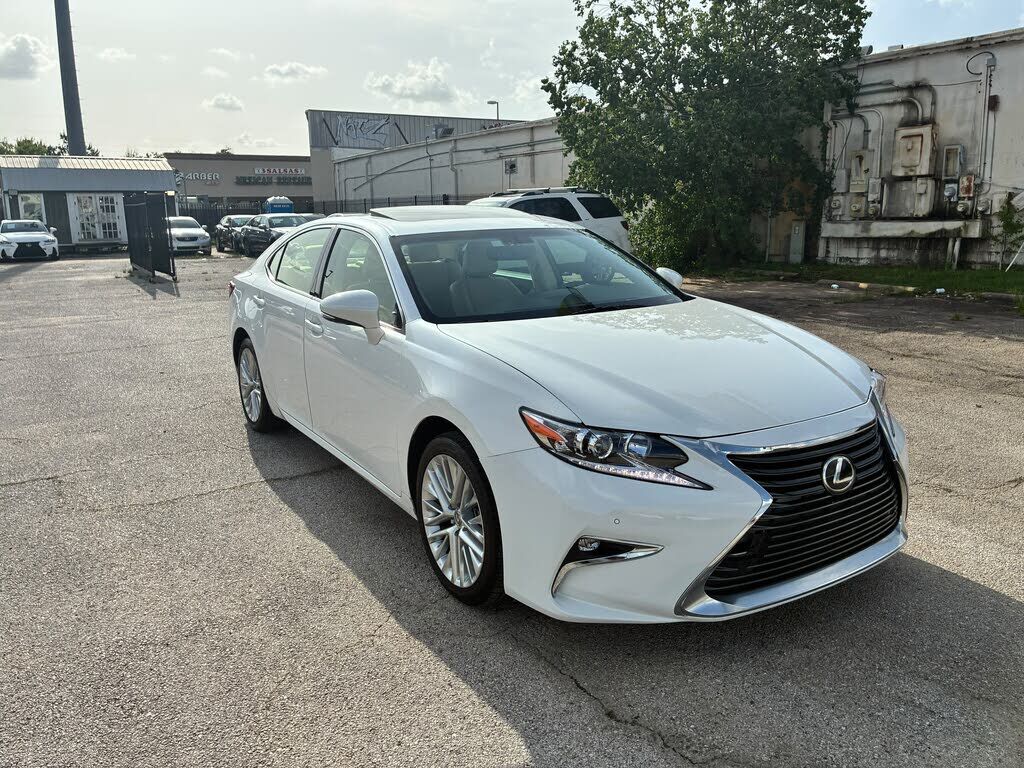 2016 LEXUS ES