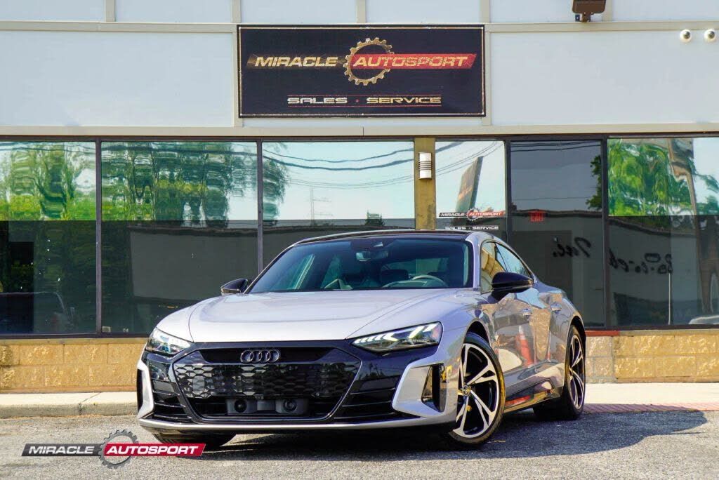 2022 AUDI e-tron