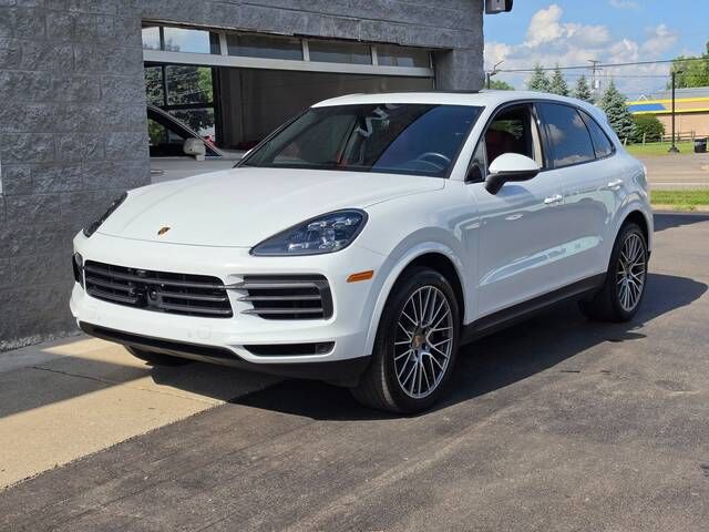 2023 PORSCHE Cayenne