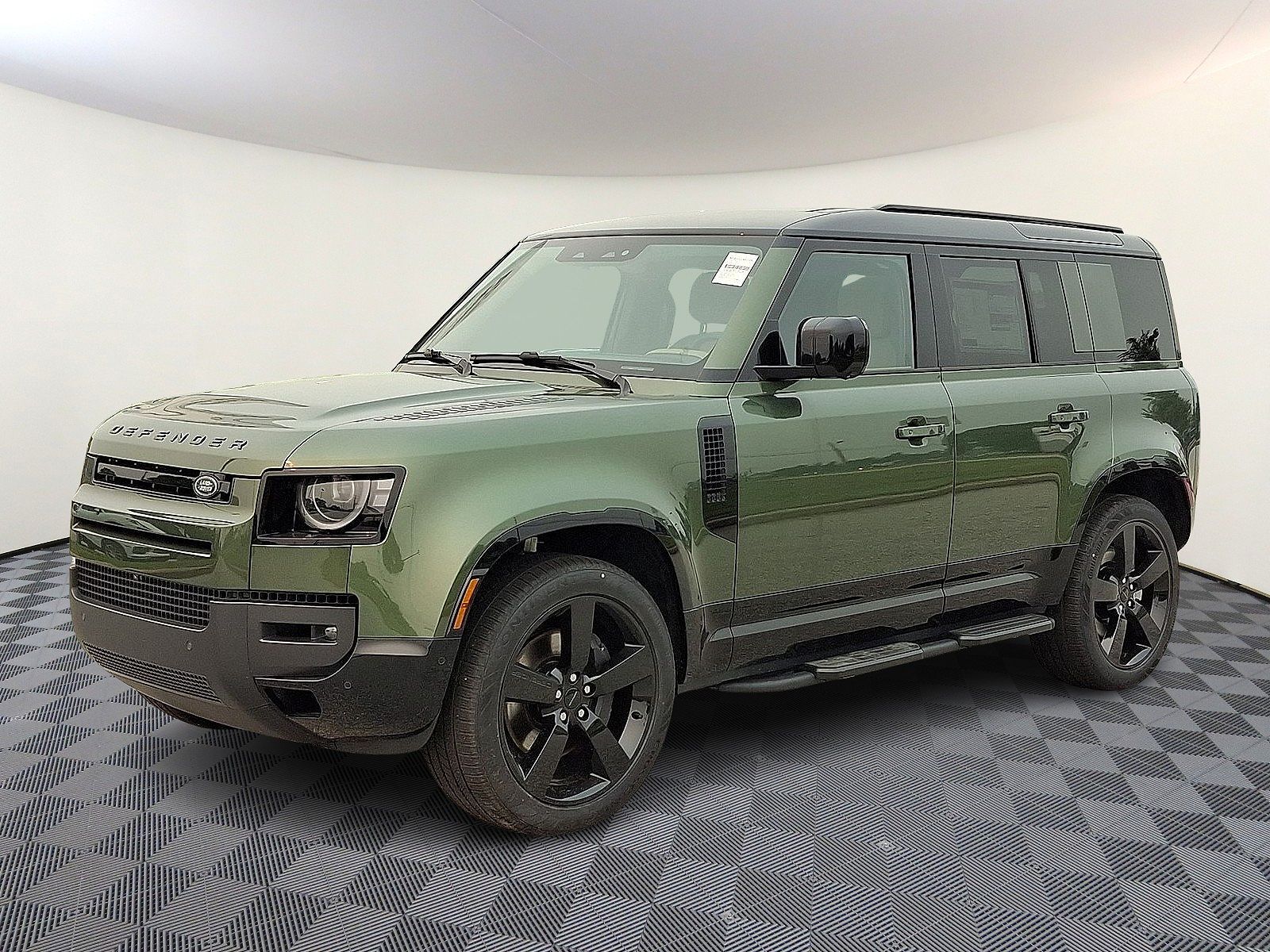 2026 LAND ROVER Defender