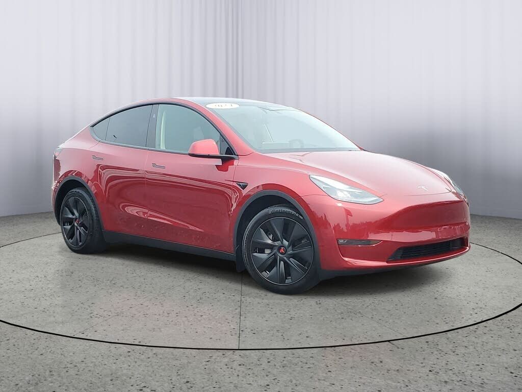 2024 TESLA Model Y