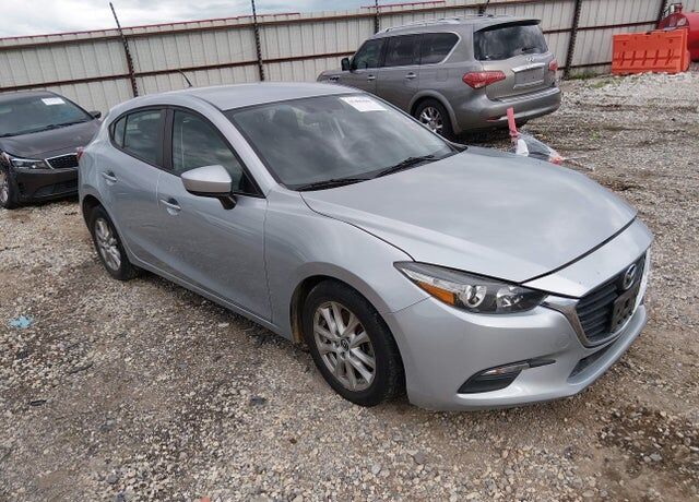 2017 MAZDA Mazda3