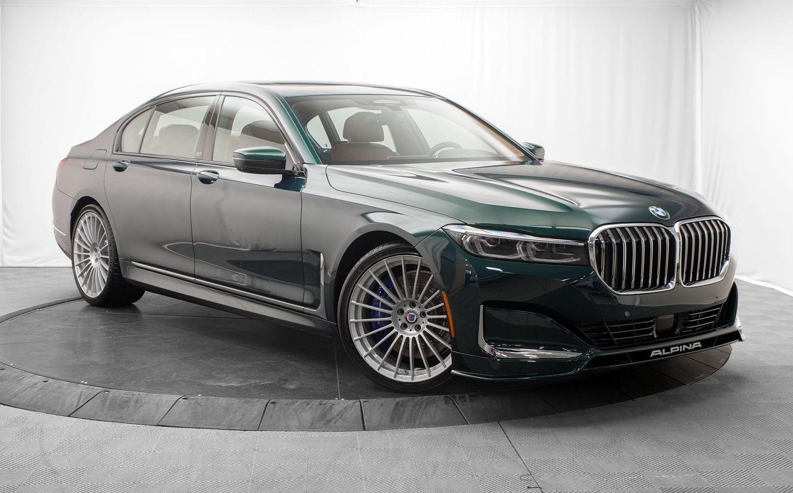 2022 BMW B7
