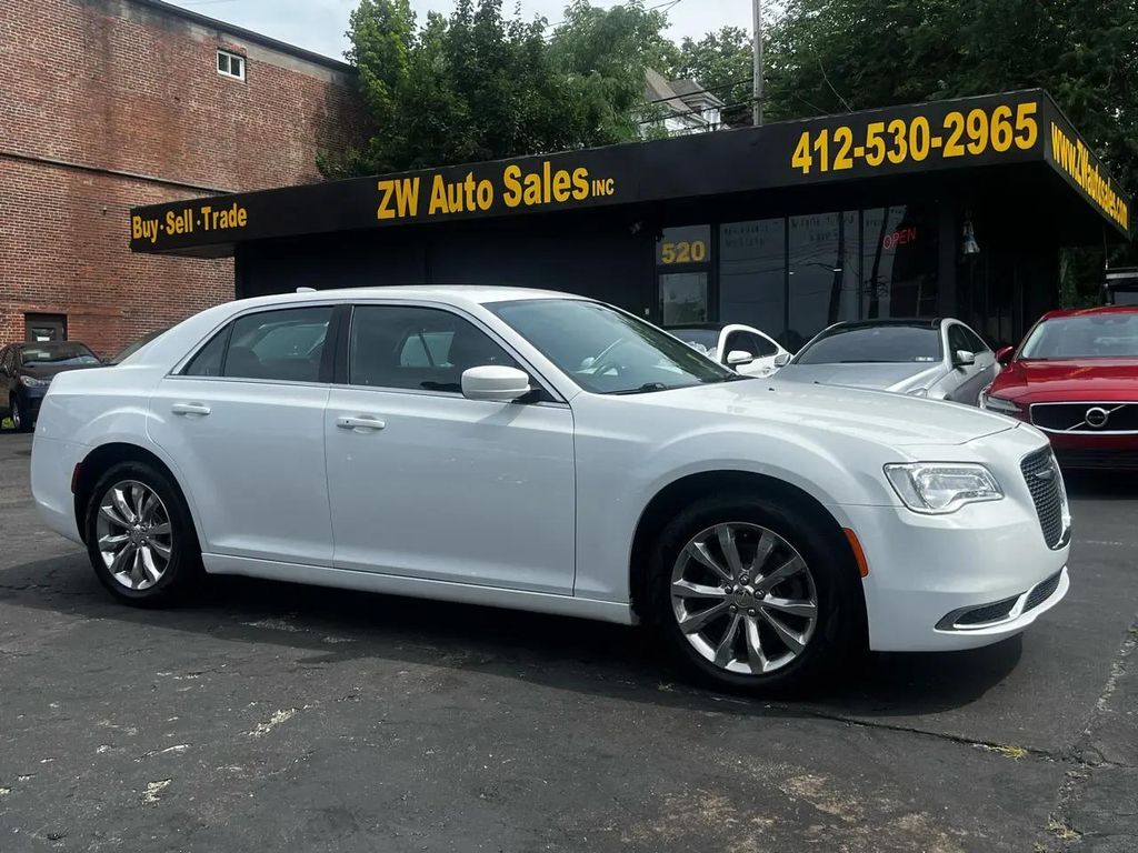 2020 CHRYSLER 300