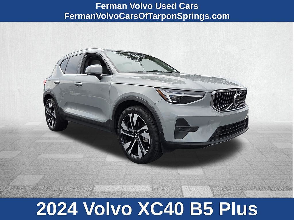 2024 VOLVO XC40