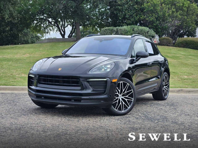 2022 PORSCHE Macan